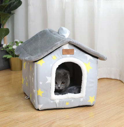 Warm Closed Kennel House for Pets